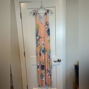 Viamor Beautiful Tank top maxi dress size Large. So comfortable and stylish!